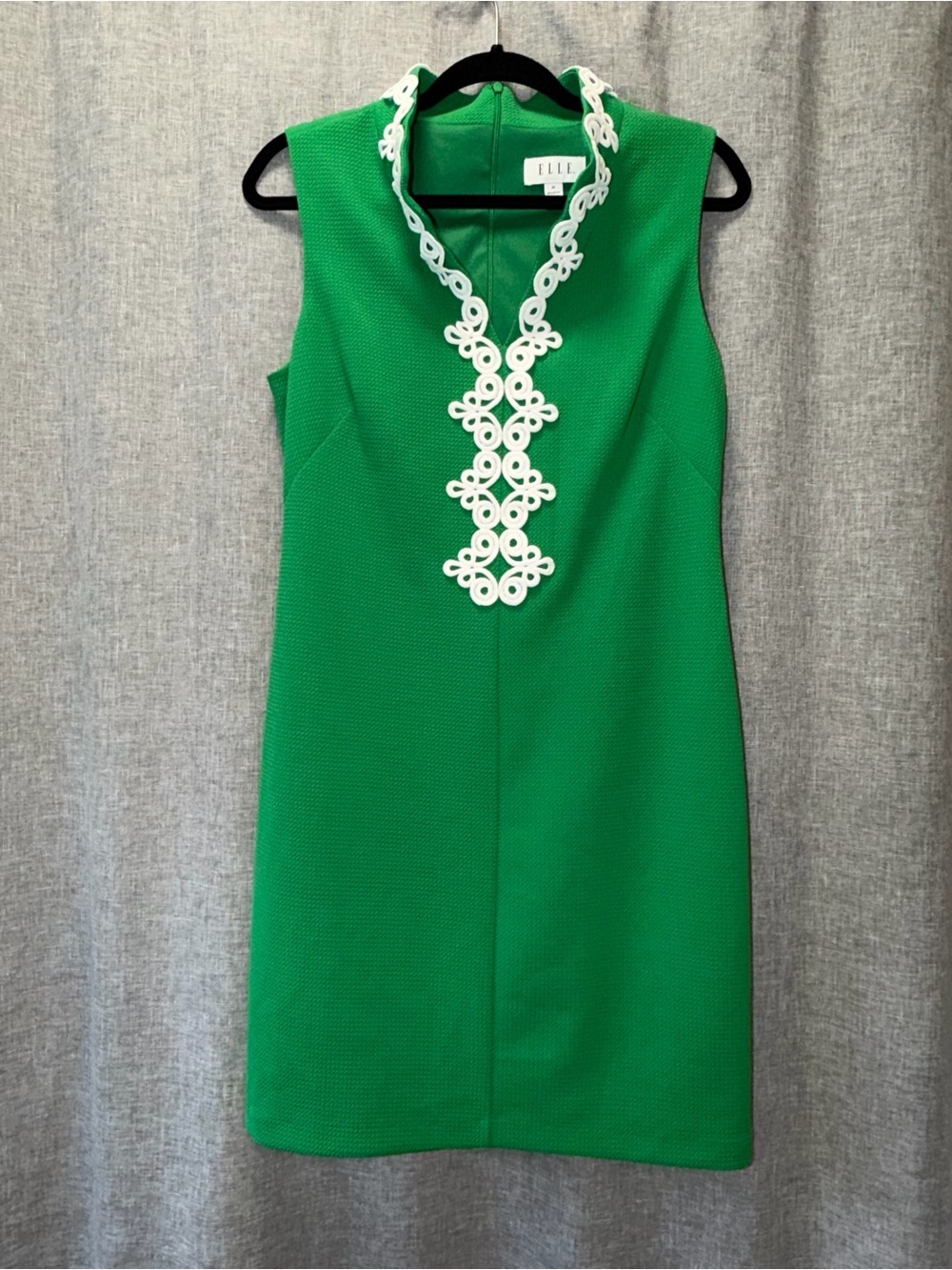 ELLE Green Mini Dress with White Appliqué V-Neck Medium NWT